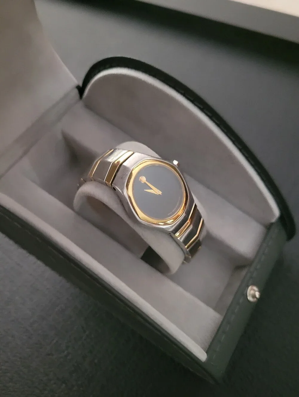 Authentic Movado Museum Watch 24mm Black Two-Tone Extra Links Box Papers